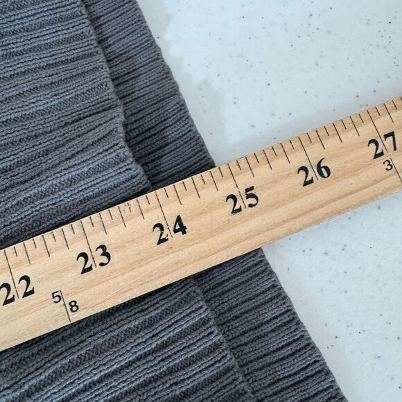 Calvin Klein Women’s Grey Ribbed Sweater Size Medium Crew Neck Style Preppy - Picture 10 of 12